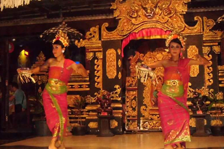 バリ島でのツアーならバリ恋ツアー　ウブドバリ伝統舞踊観賞ツアー
